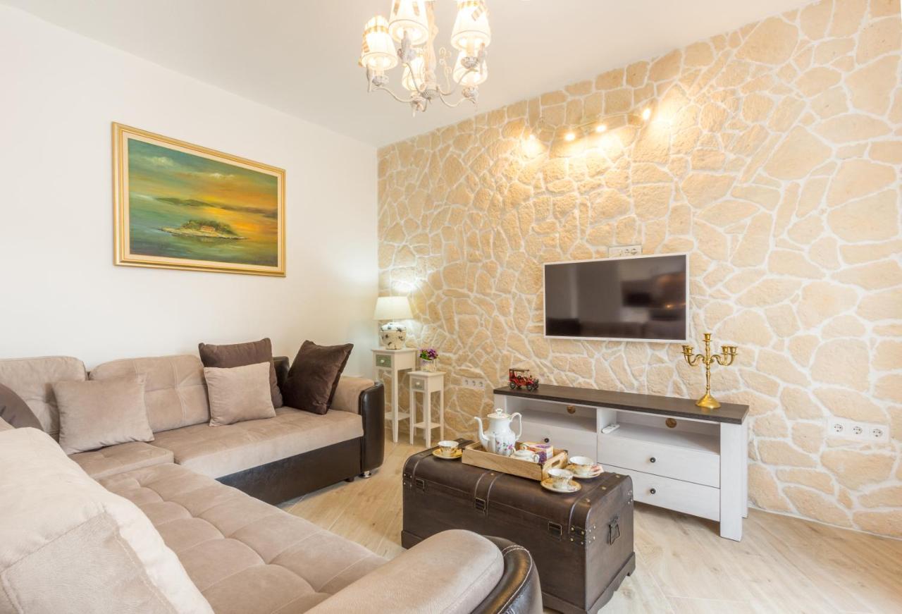 Villa Capitis In The Center- Luxury Apartment With Swimming Pool Hvar Town Exterior foto